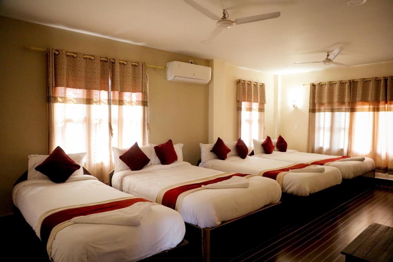 Hotel Vista Chitwan Sauraha Exterior photo